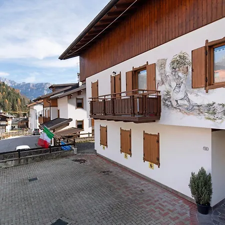 Malibu 7 Apartment *