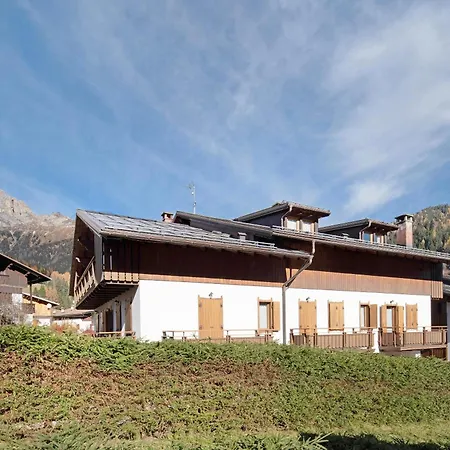 Malibu 7 Apartment *