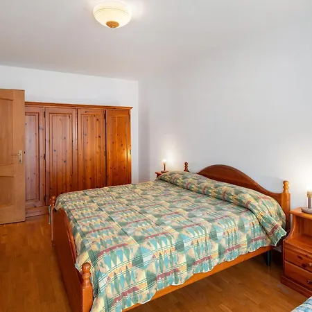 Malibu 7 Apartment